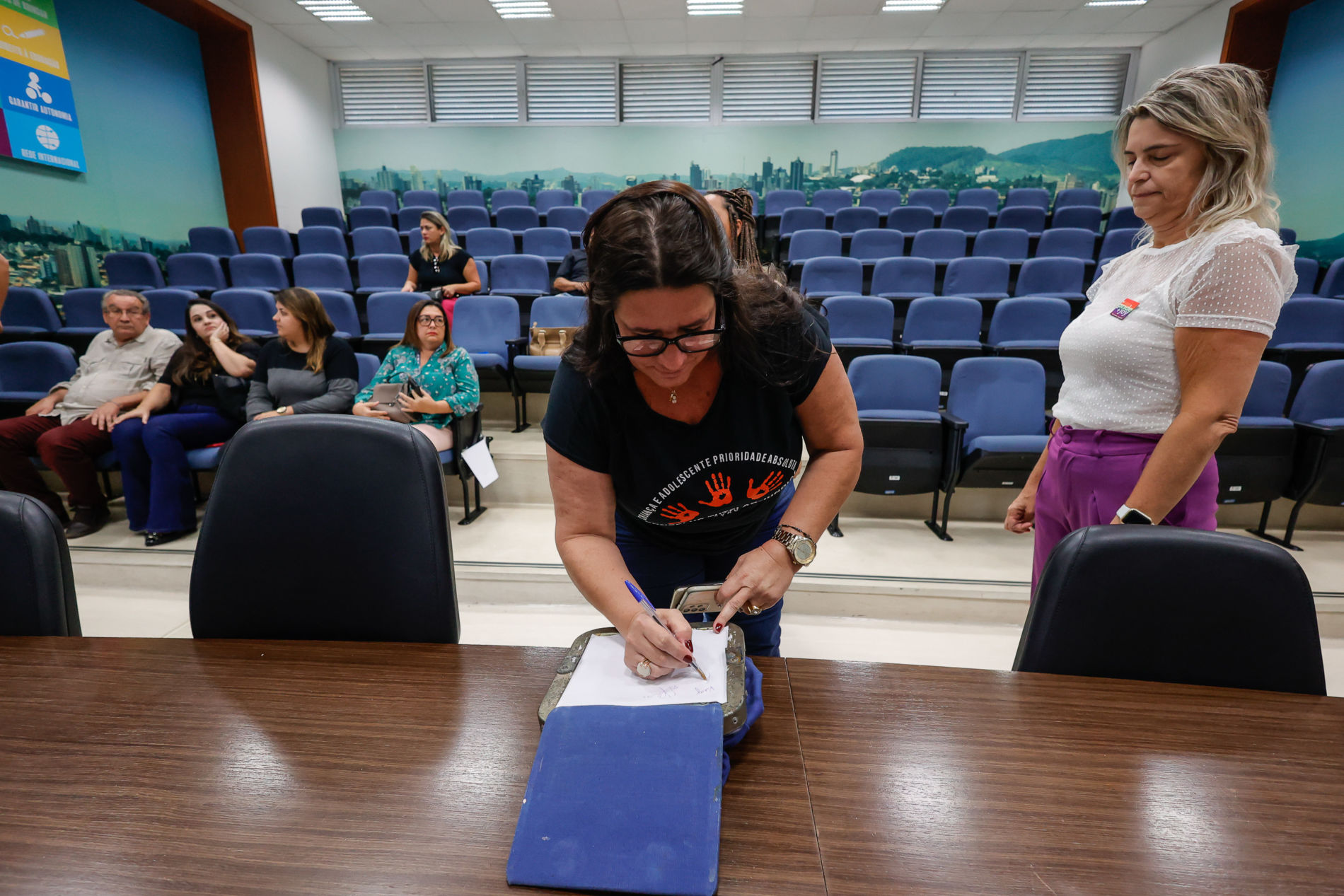 Comissão realiza cerimônia de lacração das urnas para eleição do Conselho Tutelar