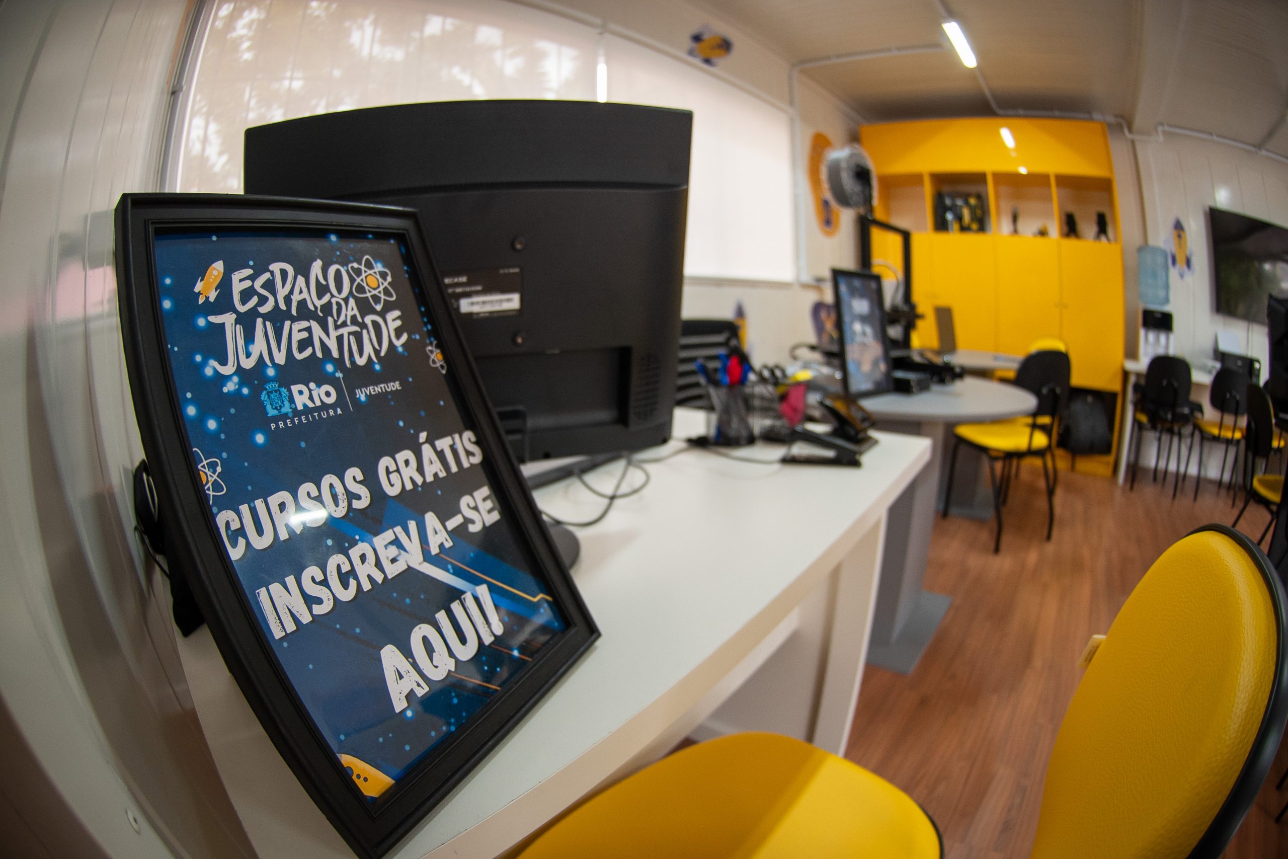 Espaços da Juventude abrem 2,5 mil vagas em Informática para Negócios e Design de Games - Prefeitura da Cidade do Rio de Janeiro