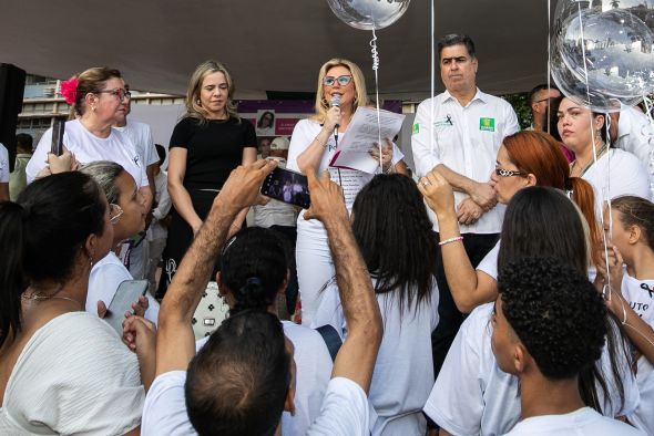 Prefeitura de Cuiab | Caminhada liderada pela primeira-dama marca compromisso com o Pacto Nacional de Preveno aos Feminicdios