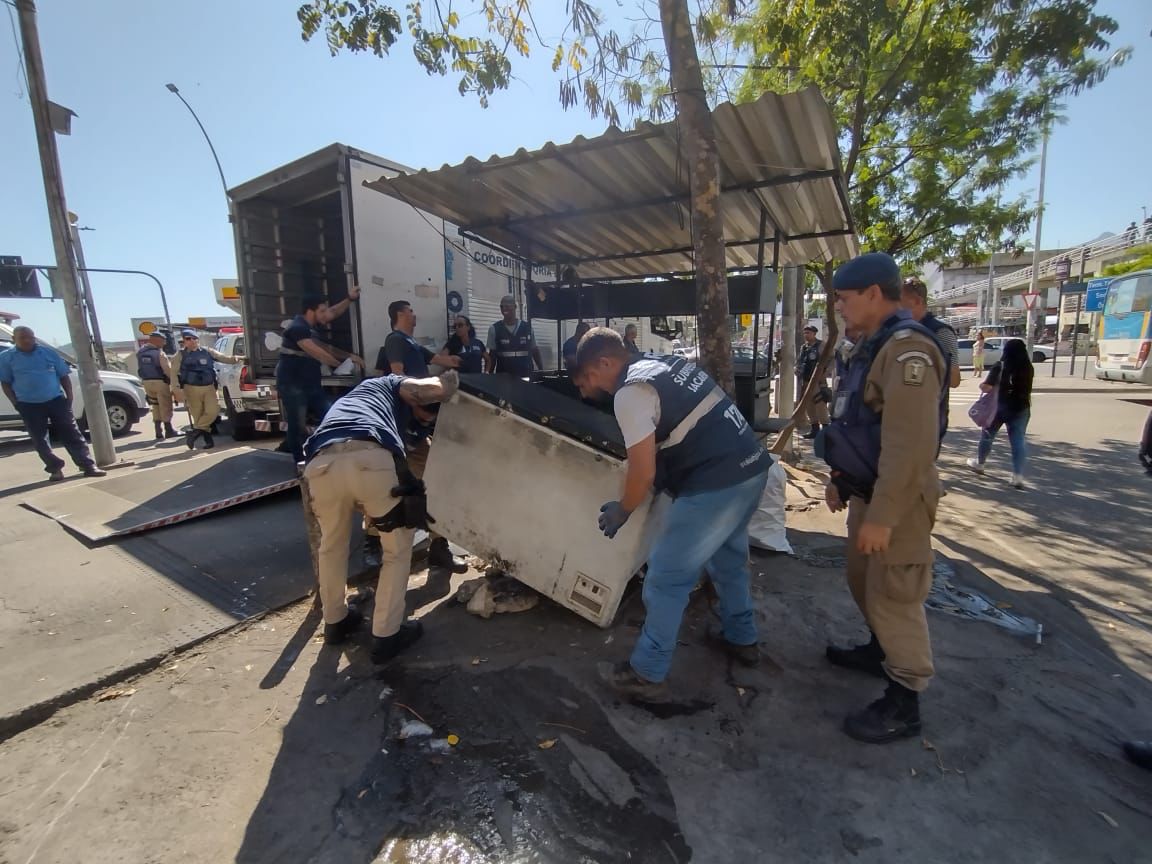 Subprefeitura de Jacarepaguá e Seop realizam megaoperação de ordenamento na Taquara - Prefeitura da Cidade do Rio de Janeiro