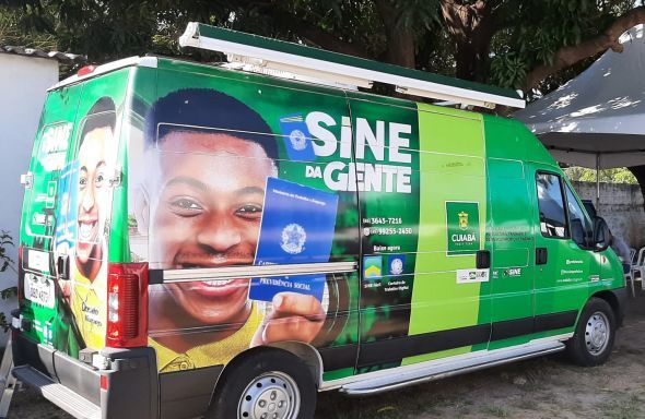 Prefeitura de Cuiab | Van do Sine da Gente leva oportunidades de emprego comunidade do Distrito Industrial II e regio nessa quarta-feira (22)