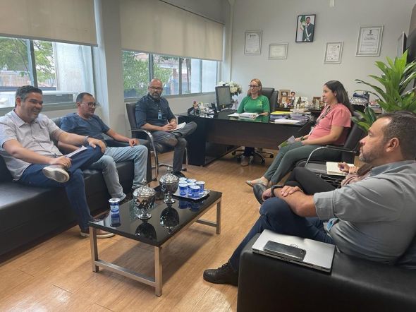 Prefeitura de Cuiab | Educao e Energisa discutem estratgias para resolver demandas das unidades educacionais