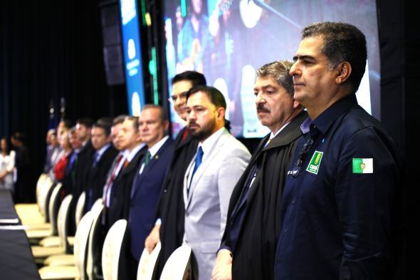 Prefeitura de Cuiab | Prefeito destaca protagonismo do TCE durante solenidade de posse de nova Mesa Diretora para o binio 2024/2025