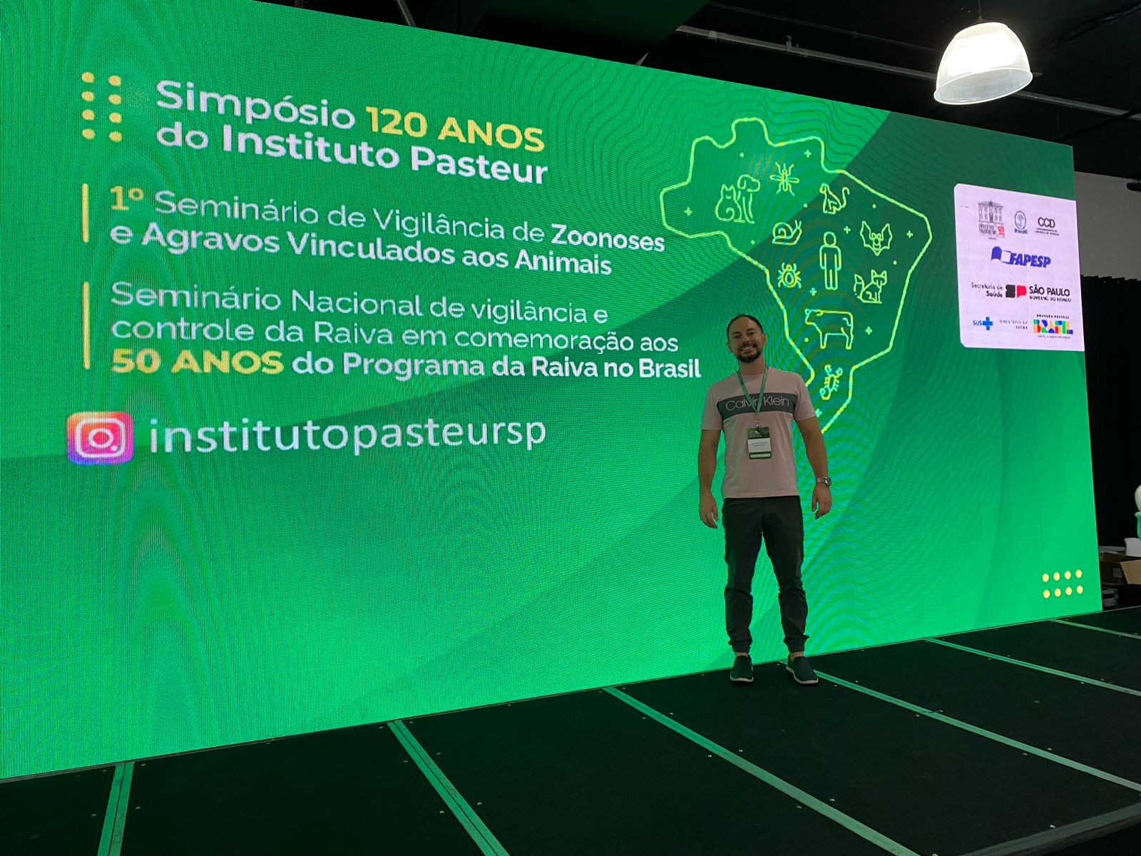 VISAM apresenta ações de controle da raiva em evento de 120 anos do Instituto Pasteur