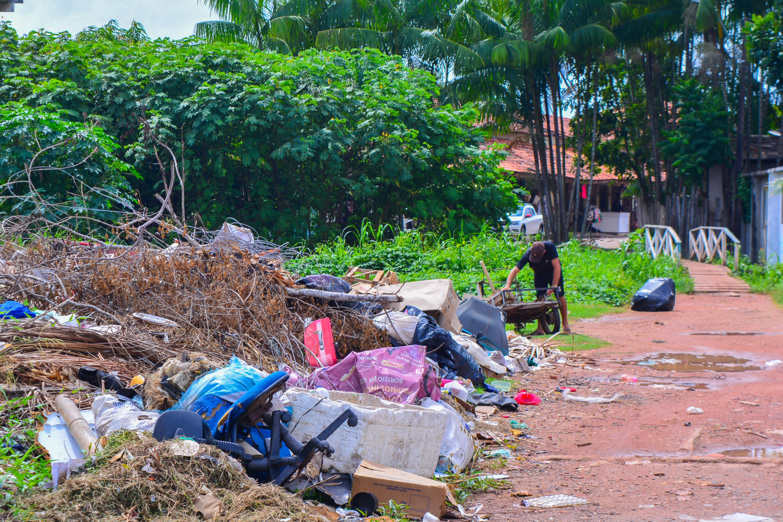 Disque denúncia da Zeladoria Urbana recebe ocorrências de descarte irregular e lixeiras viciadas – Prefeitura Municipal de Macapá