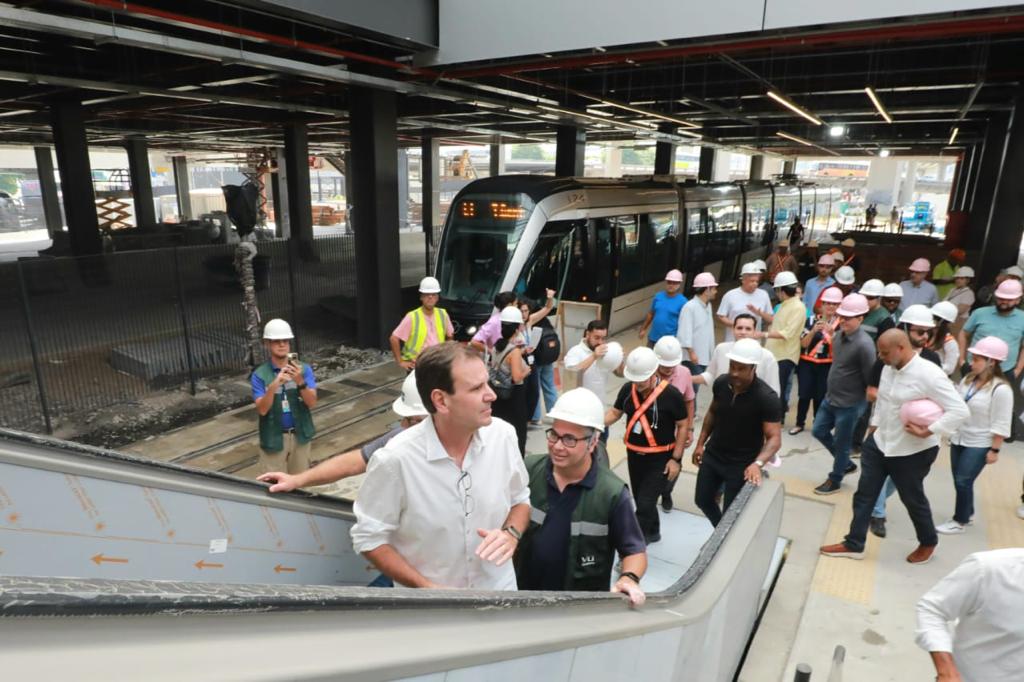 Prefeitura faz primeira viagem-teste do VLT ao Terminal Intermodal Gentileza - Prefeitura da Cidade do Rio de Janeiro