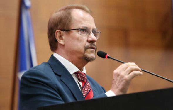 Prefeitura de Cuiab | Prefeito e primeira-dama lamentam morte de ex-deputado Pedro Satlite