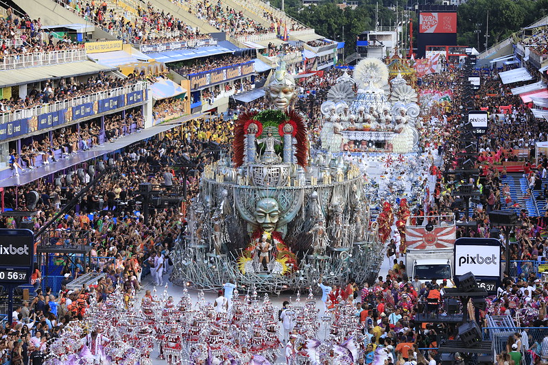 Fotogaleria: veja o espetáculo das escolas de samba no Desfile das Campeãs na Sapucaí - Prefeitura da Cidade do Rio de Janeiro